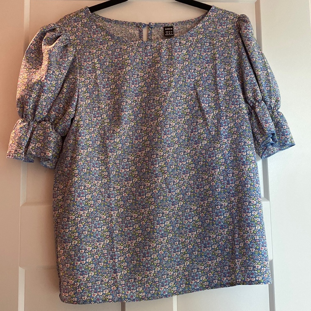 Short sleeve floral shirt